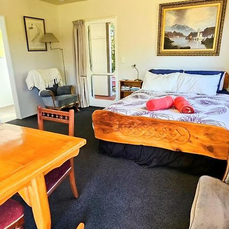 Waterwheel Cottage Upper Moutere Esterno foto